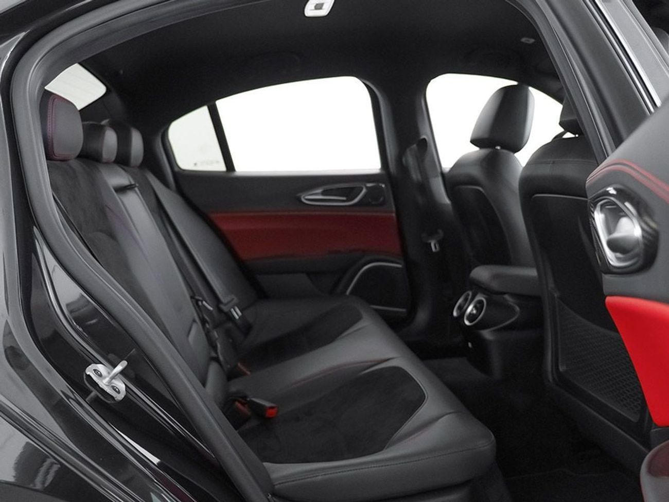 Alfa Romeo Giulia Quadrifoglio 2.9L (505 HP)