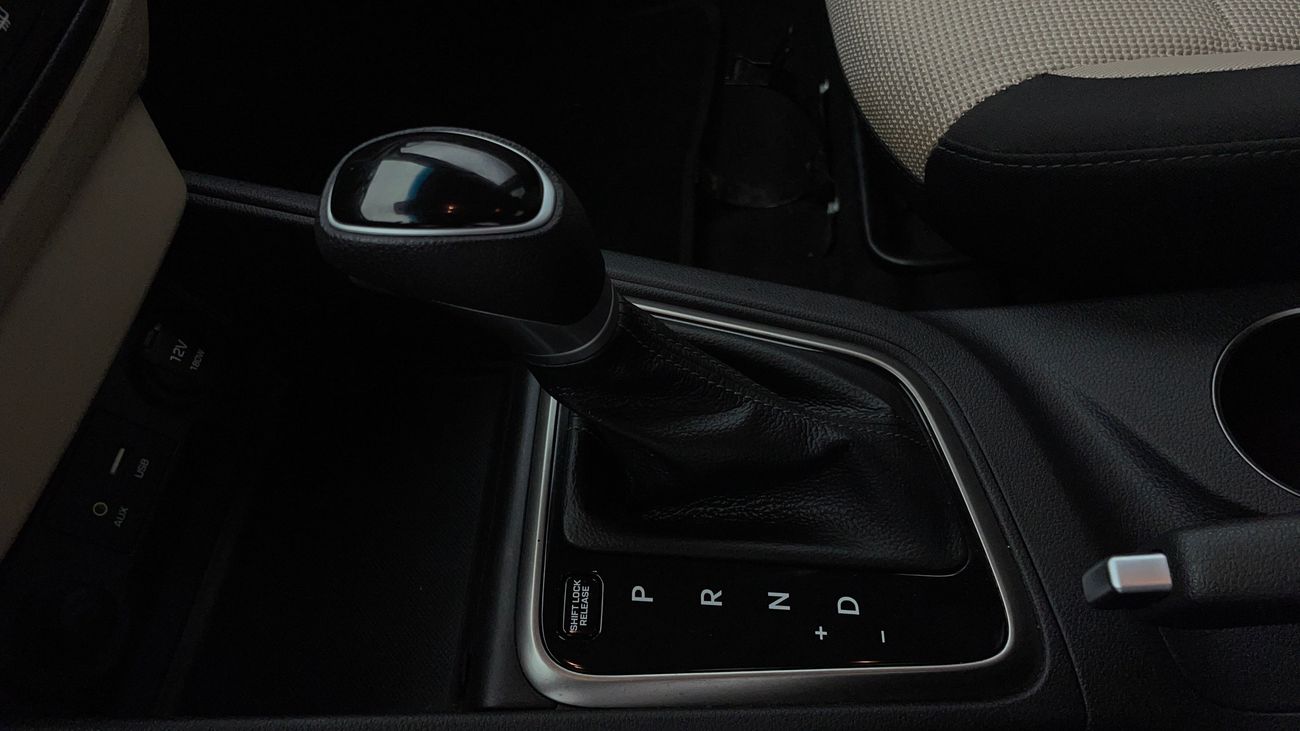 هيونداي أكسنت GL 1.6 | بدون دفعة مقدمة | اختبار قيادة مجاني للمنزل