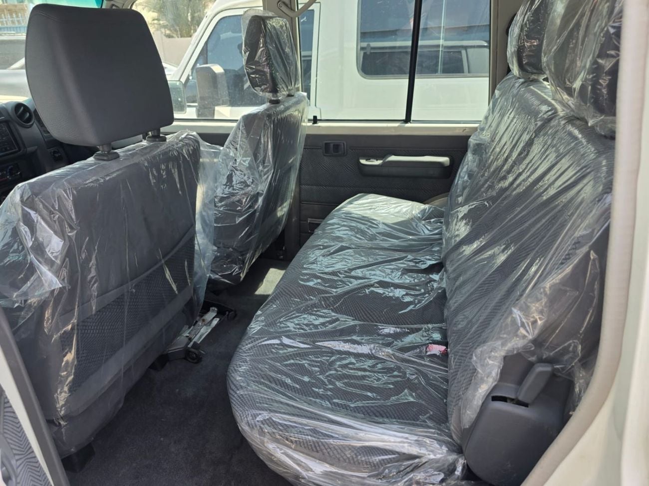 Toyota Land Cruiser Pick Up DIESEL RIGHT HAND DRIVE 4.5L ,2O15 MODEL ONLY FOR EXPORT AVAILABLE