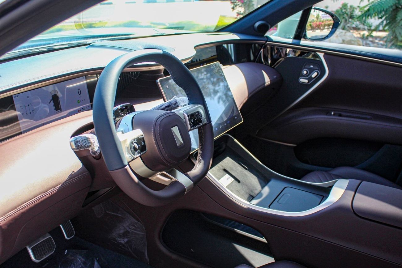 أفاتر 11 Performance AWD 2023 Used Avatr 11 (Dual Motor) / 90 kW.h / Range (580 km) / 572 HP / Warranty&Servi