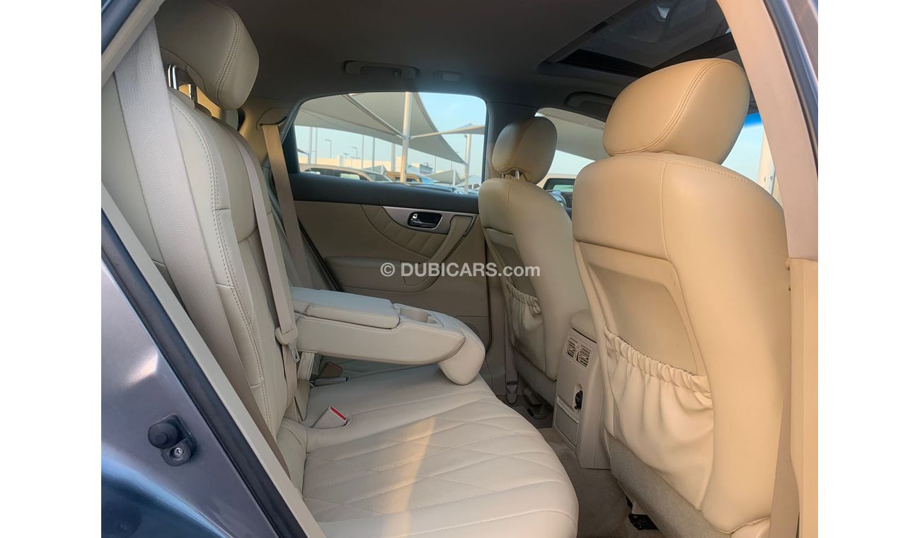 Infiniti QX70 Infiniti QX70_Gcc_2019_Excellent_Condition _Full option