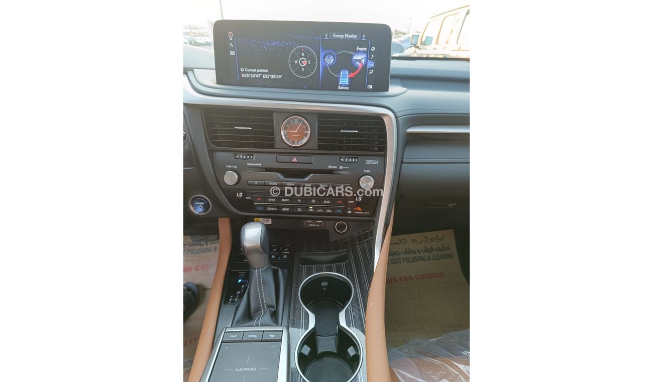 لكزس RX450h بالتينيوم