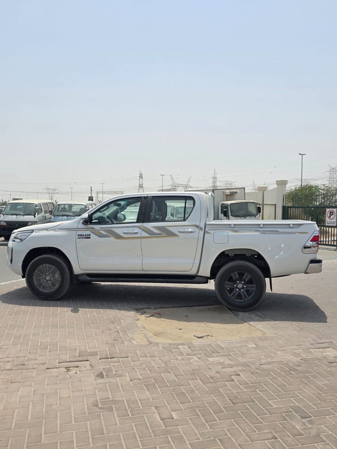 تويوتا هيلوكس SGLX Hilux • 2.4L • Diesel • Automatic • Full • With Diff Lock