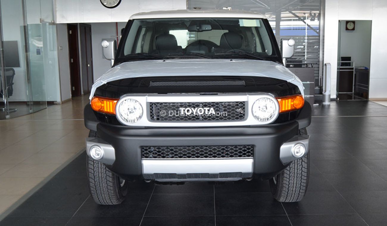Toyota FJ Cruiser 4.0 V6 WITH JBL SOUND SYSTEM
