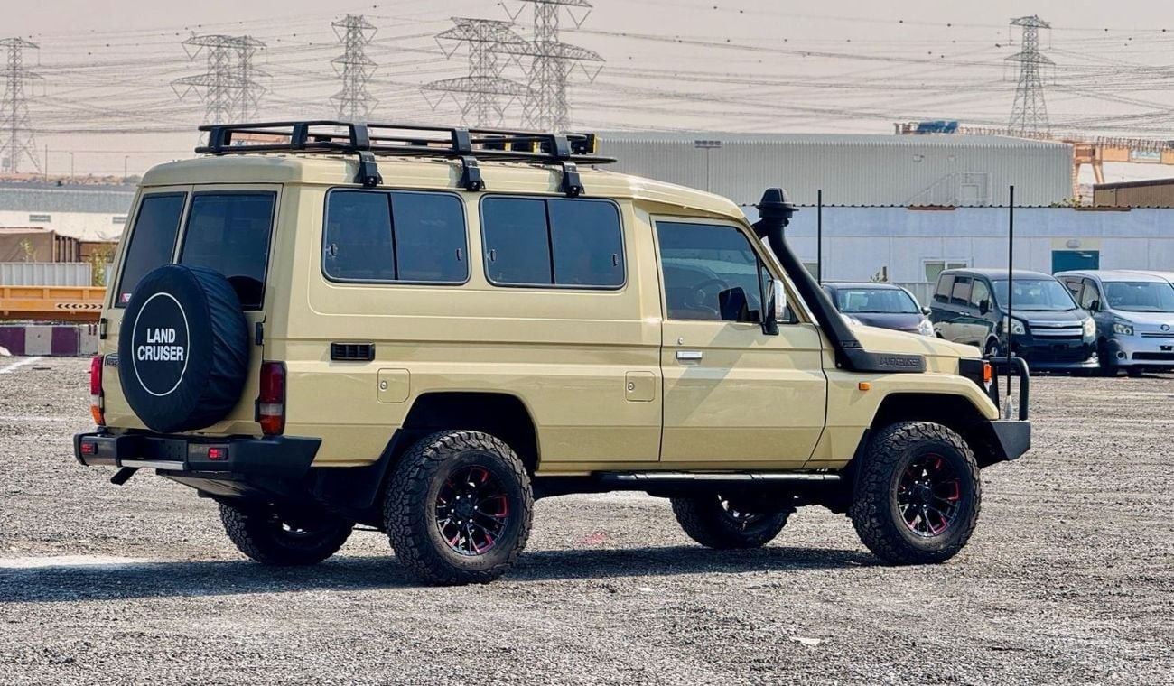 تويوتا لاند كروزر 70 HARDTOP | RHD | 4.2L DIESEL ENGINE | (MT) | AIR SNORKEL | 12 SEATERS | 1995