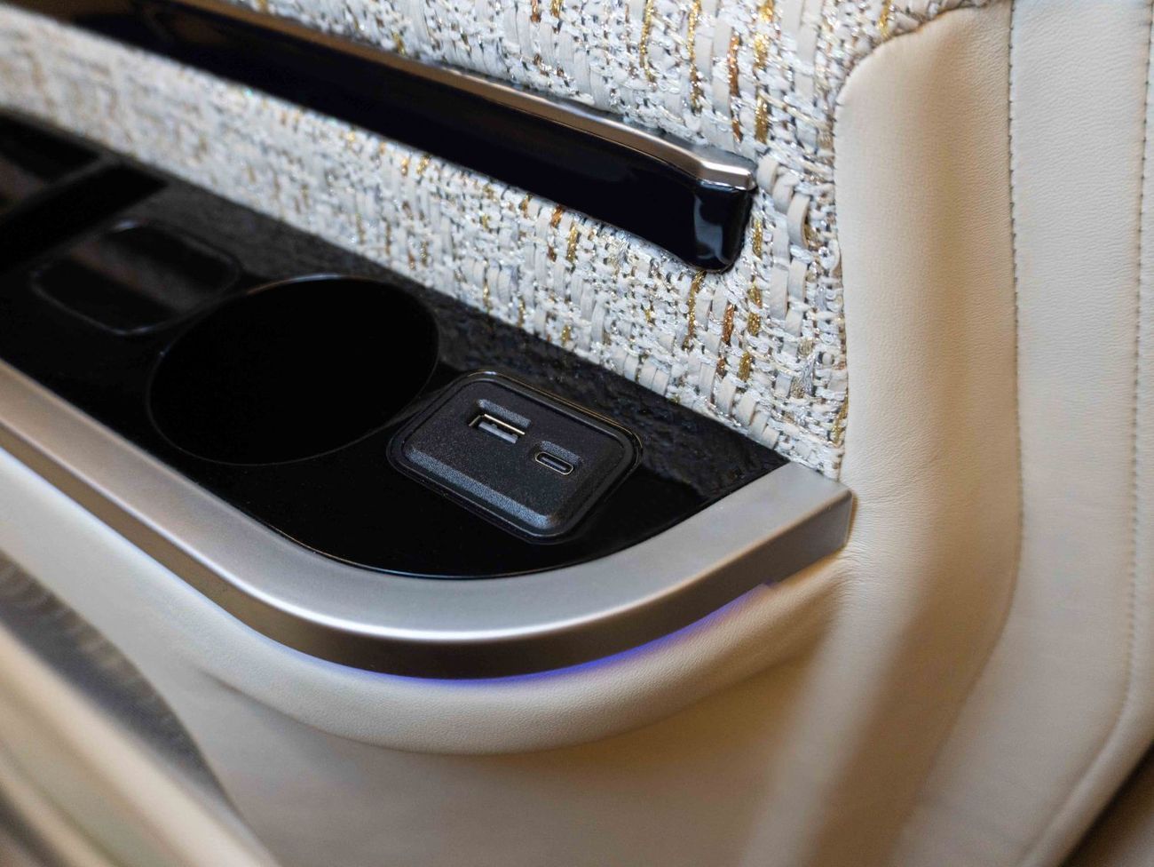 Mercedes-Benz V 300 Built by Barugzai – V300 2025 | Exclusive 1 of 5 | Additional AC