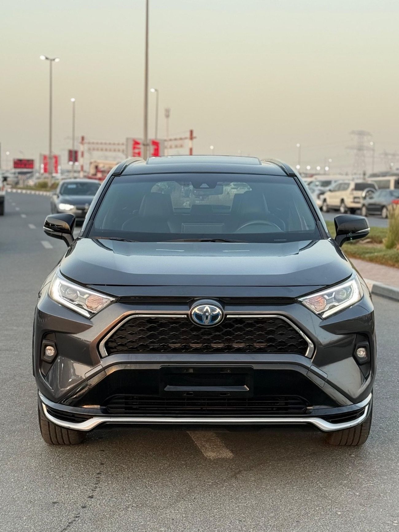 Toyota RAV4 XSE Hybrid Full Option