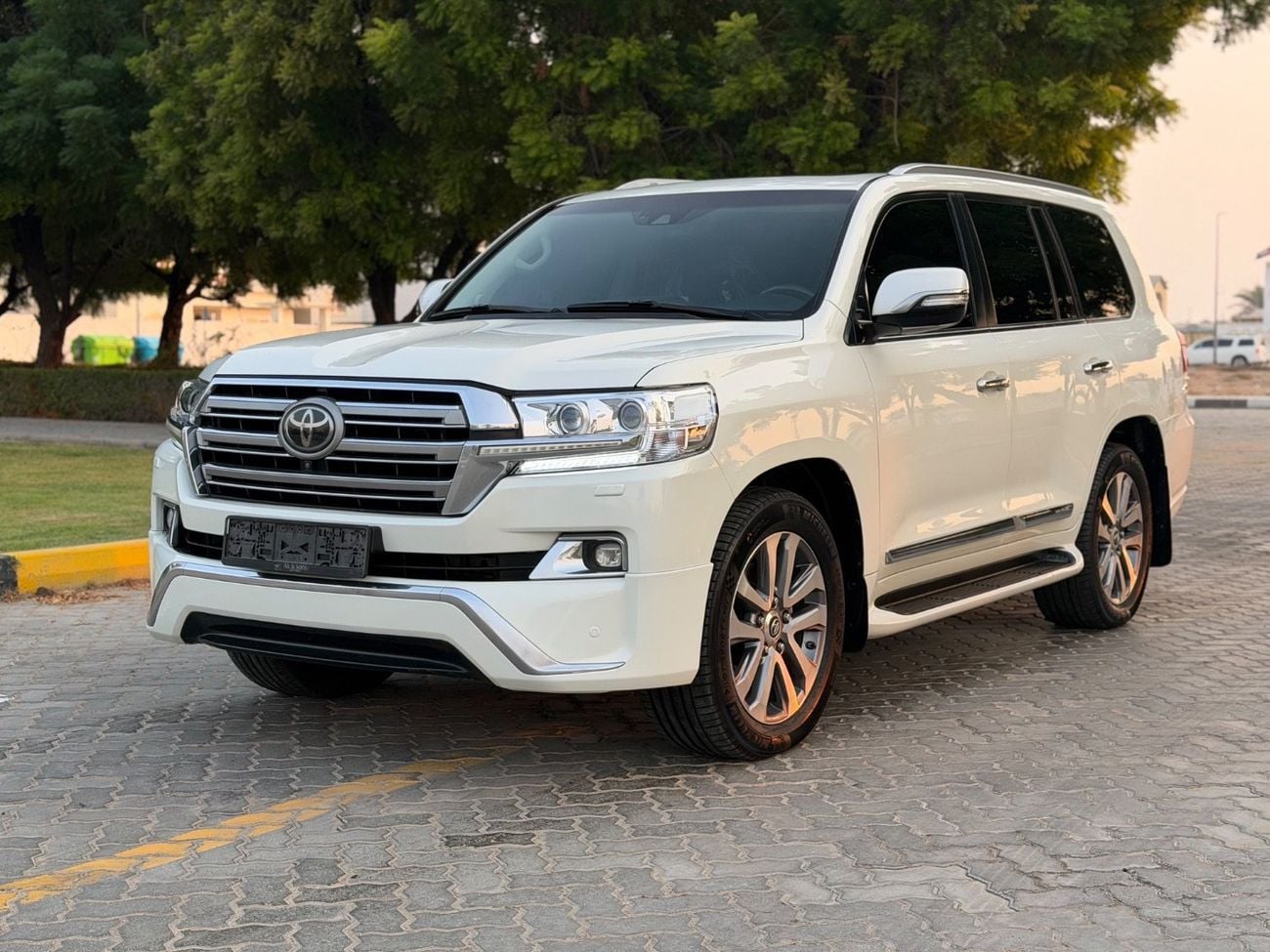 Toyota Land Cruiser VXR 5.7