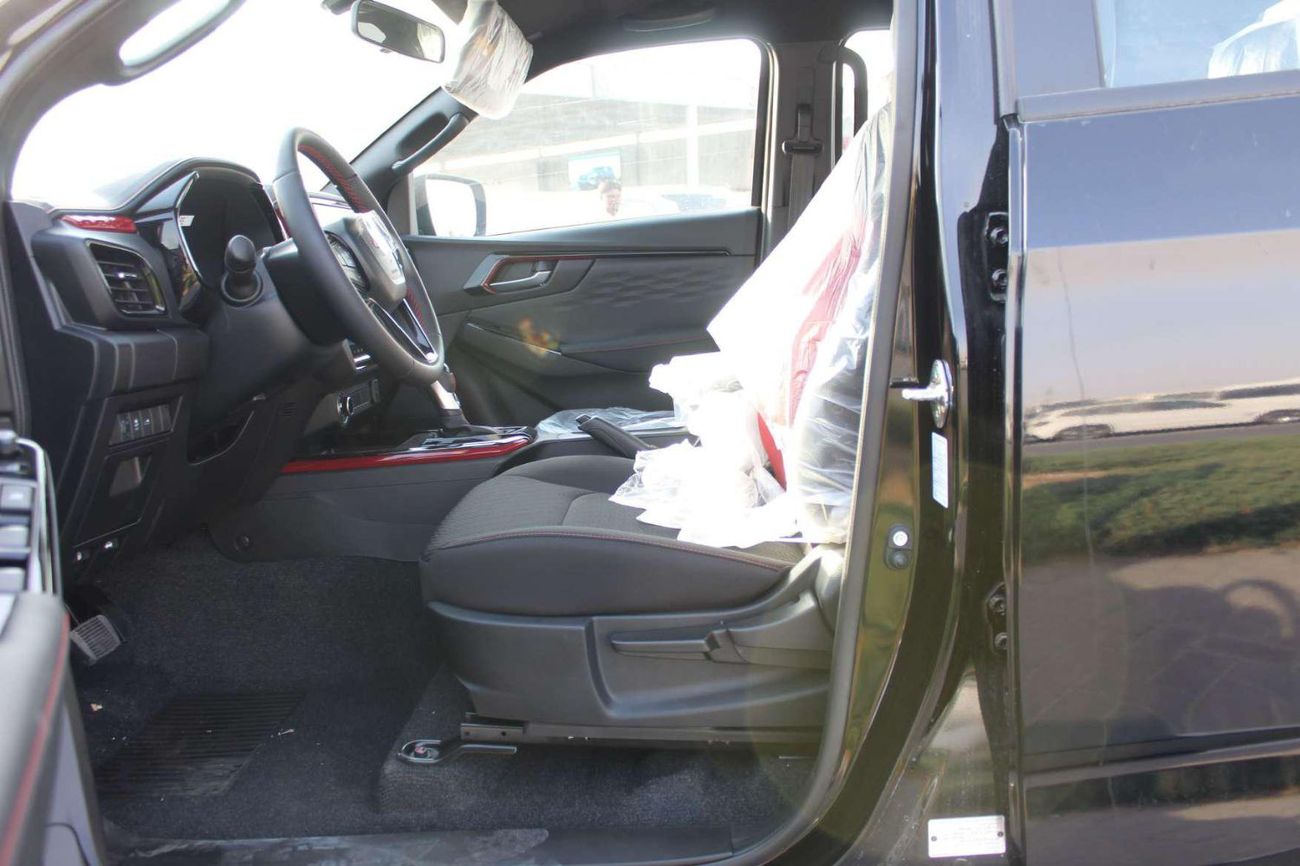 Isuzu DMax 3.0L Crew Cab 4WD LS (A/T) 3.0L DMax GT Crew Cab 4WD LS (A/T)