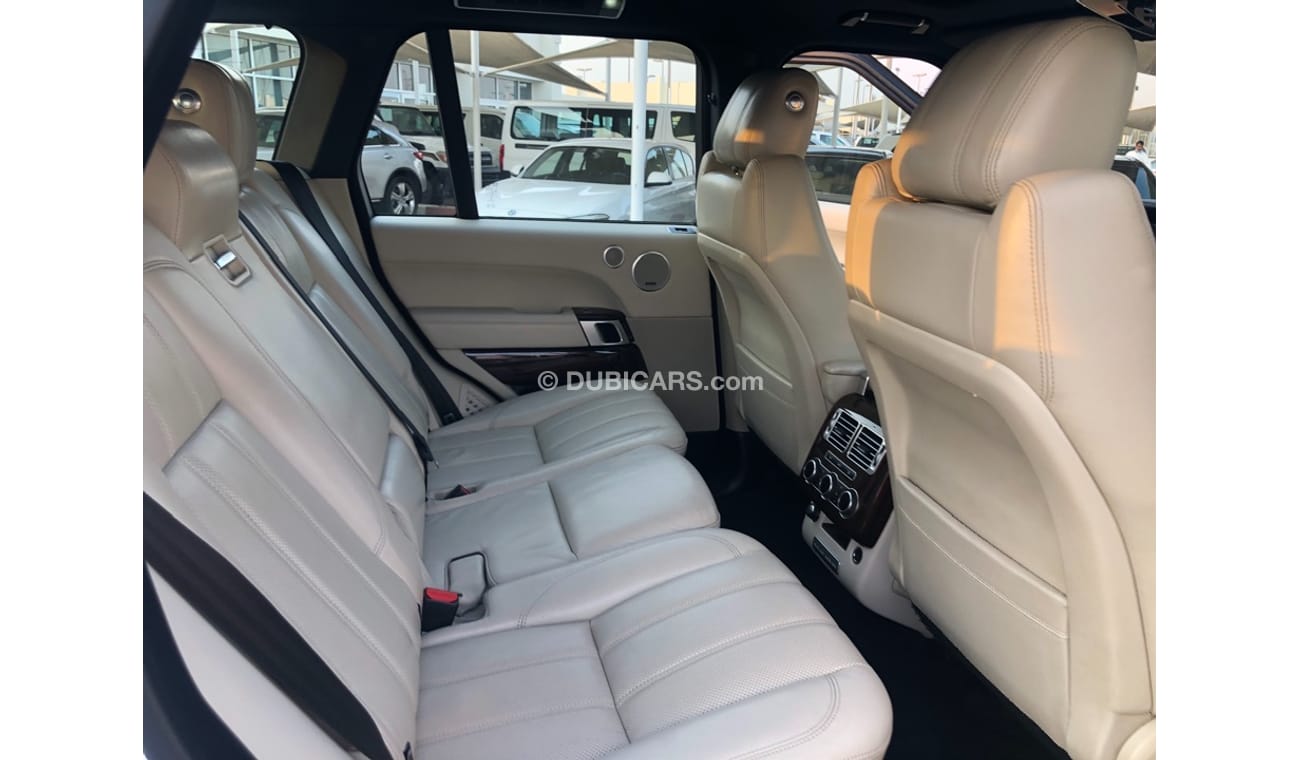 Land Rover Range Rover Rang ROVER VOUGE SUPER CHARGE MODEL 2013 GCC car prefect condition full option