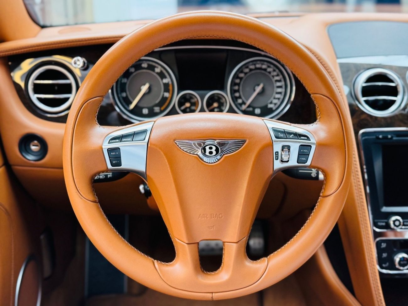 بنتلي كونتيننتال جي تي