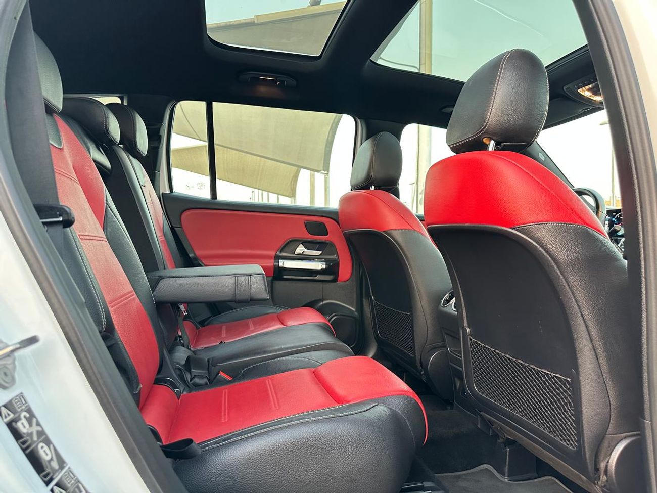 مرسيدس بنز GLB 250 Premium 2.0L (7 Seater)