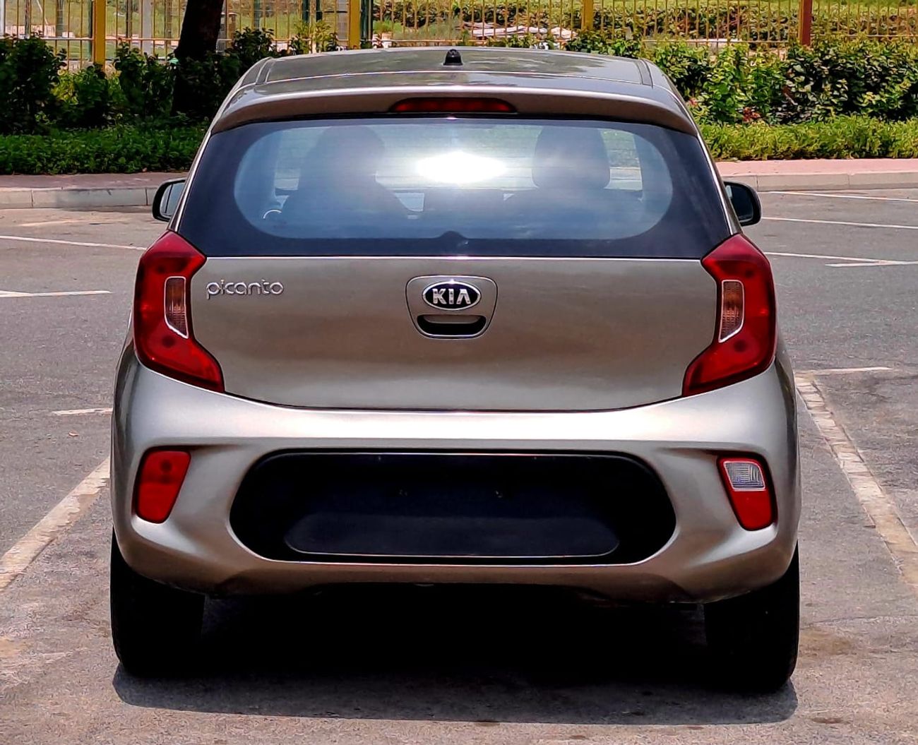Kia Picanto EX 1.2L KIA PICANTO 2020 1.2L GCC (360/-MONTHLY)