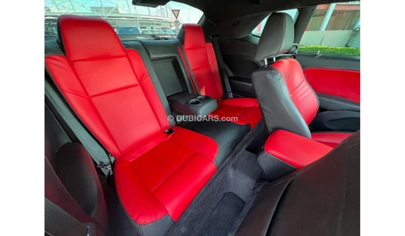 Dodge Challenger R/T DODGE CHALLENGER RT 2018 IN PERFECT CONDITION