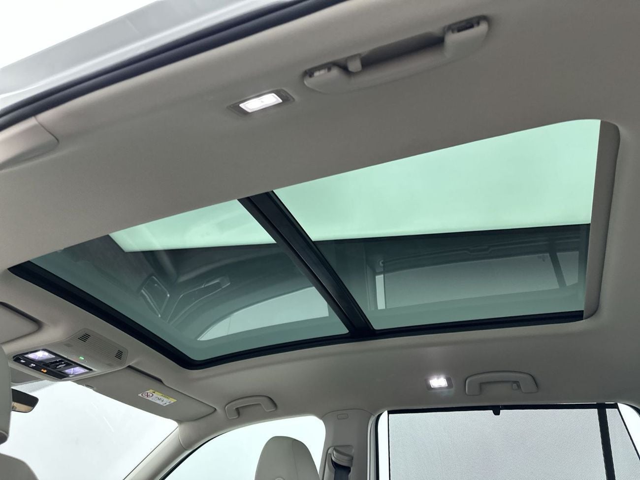 Volkswagen Teramont R-Line 3.6L (Ref#38546) - 33,100 AED SAVINGS from New Car