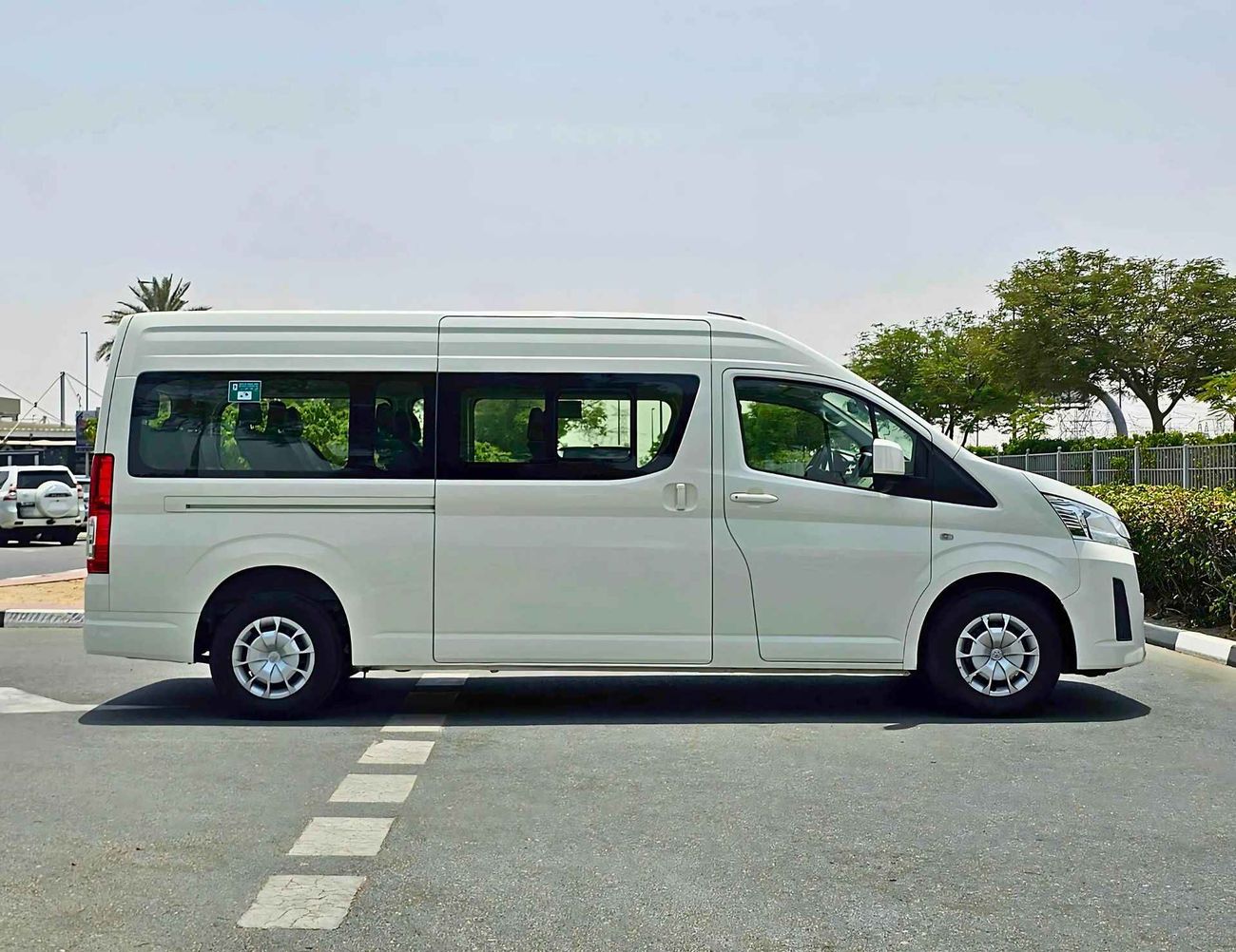 Toyota Hiace HIGHROOF PASSENGER/ PATROL MANUAL/ 13 SEATS/ 3.5L V6/ 1619 MONTHLY / LOT#18307