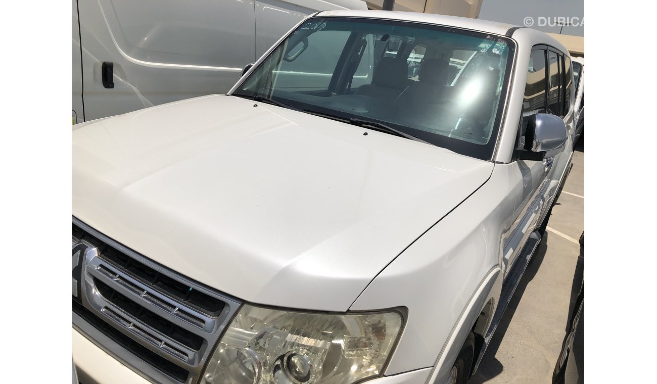 ميتسوبيشي باجيرو Mitsubishi Pajero Gls,Model:2010. Excellent condition