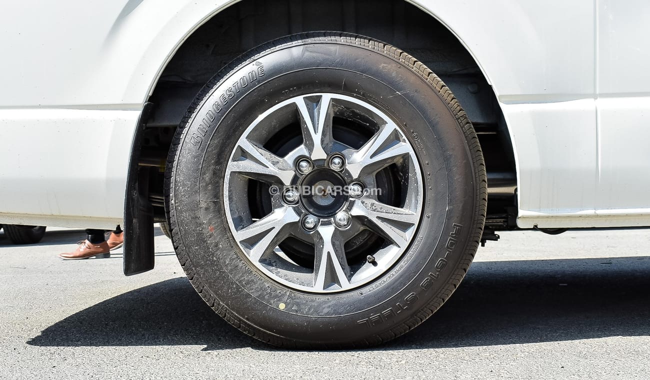 Toyota Hiace HIROOF GL 2.5L DIESEL   MODEL 2020 MAUANL TRANSMISSION ONLY FOR EXPORT