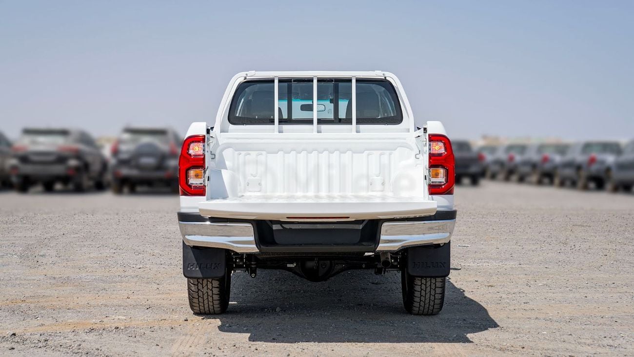 تويوتا هيلوكس HILUX SR5 2,4 DIESEL 2025