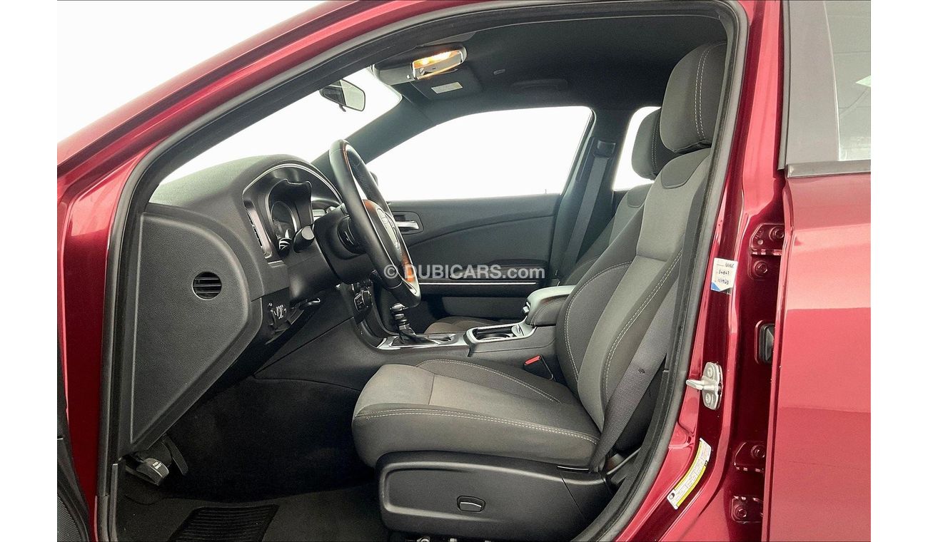 Dodge Charger SXT / SE