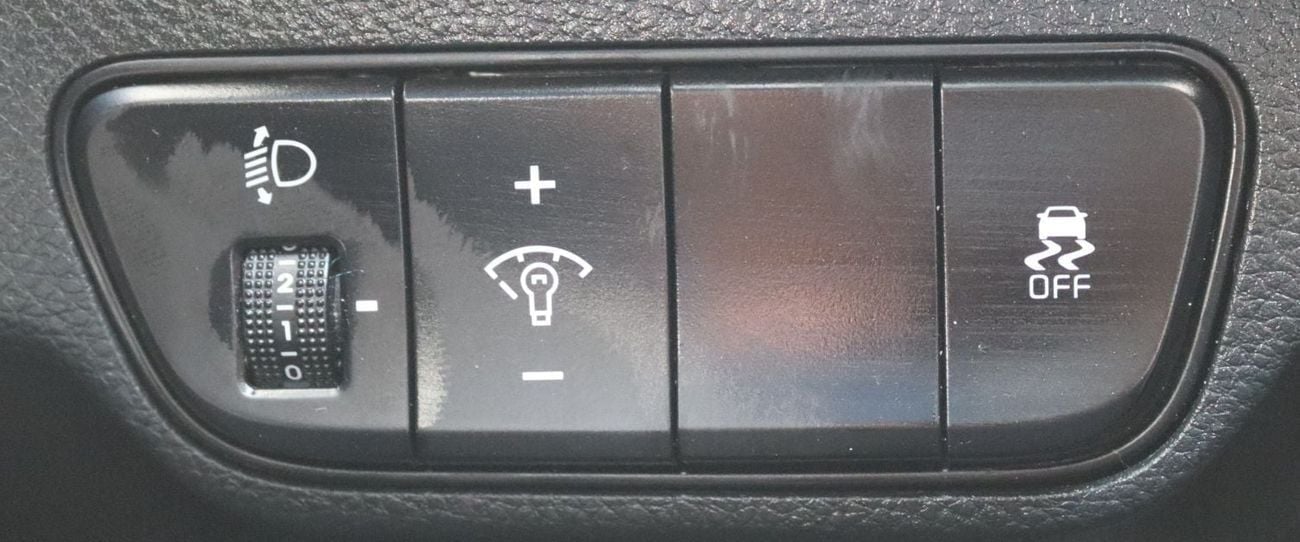 كيا سيلتوس كيا سيلتوس خليجى بدون حوادث  وبحاله ممتازه - محرك1.6L ممشى 75000 كم بسعر 53000 درهم