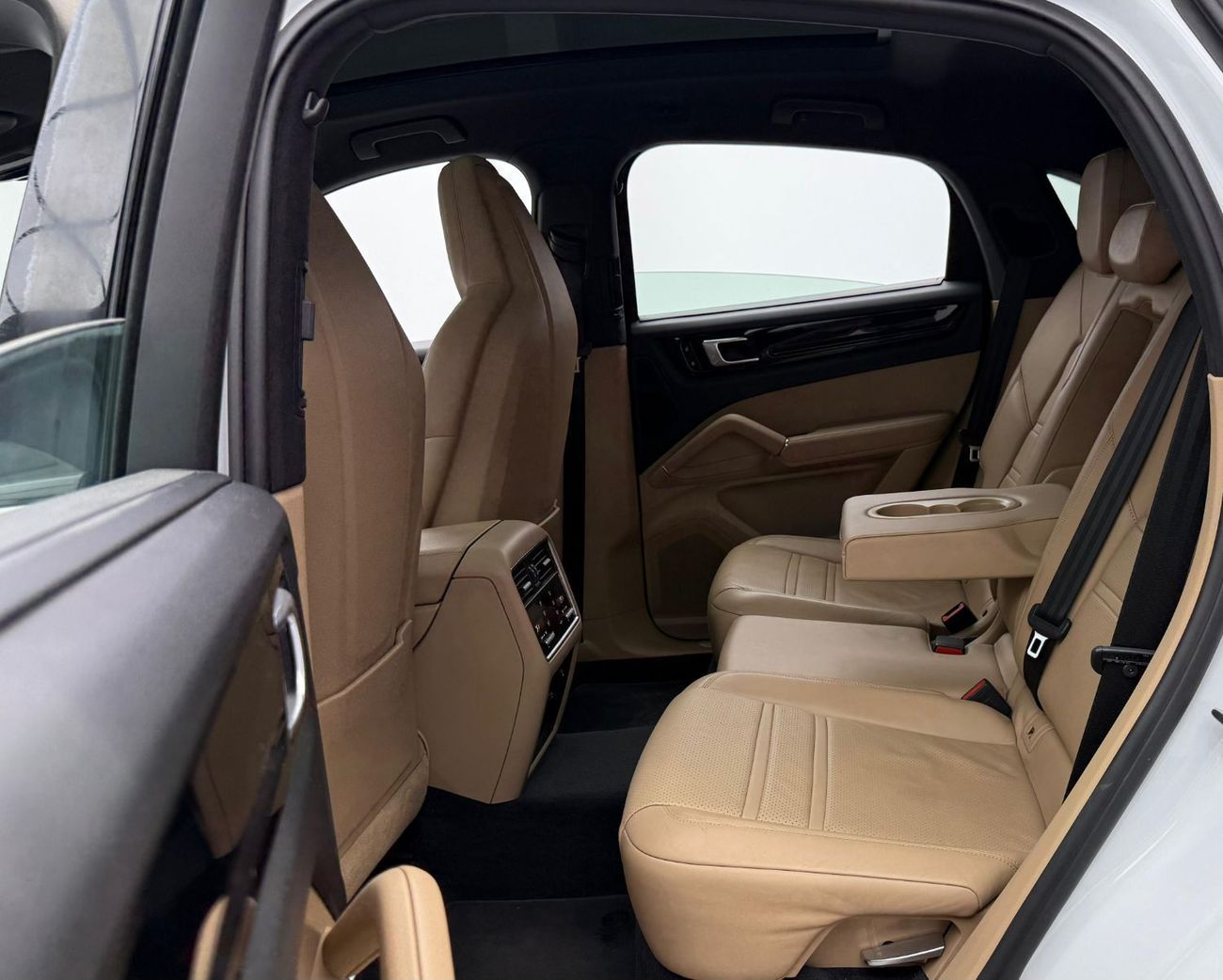 بورش كايان Base Coupe 2020 Porsche Cayenne Coupe, Warranty, Full Service History, Sport Chrono Package, GCC