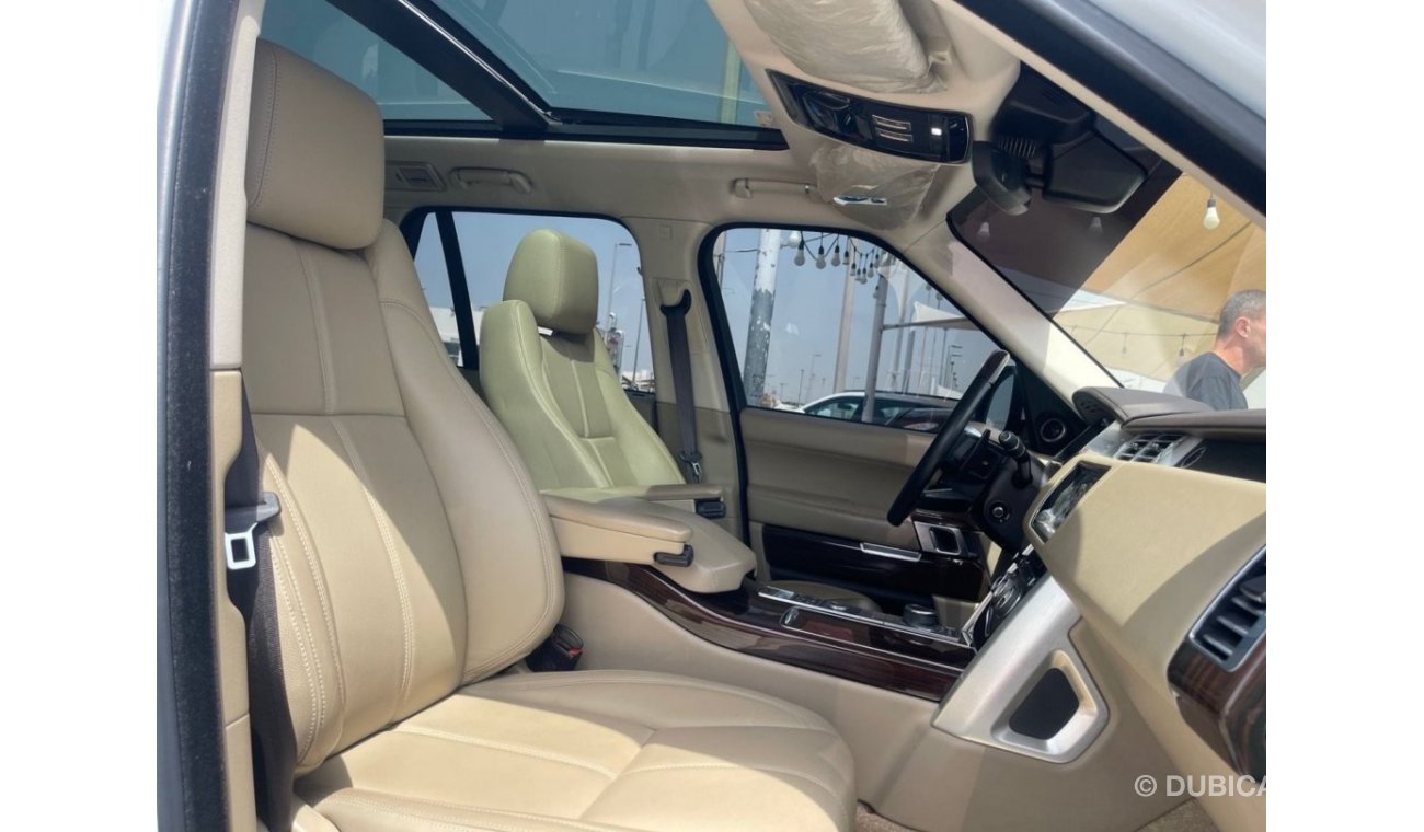 Land Rover Range Rover Vogue HSE Model 2017, Gulf, 6 cylinder, agency dye, automatic transmission, full option, panoramic sunroof, in