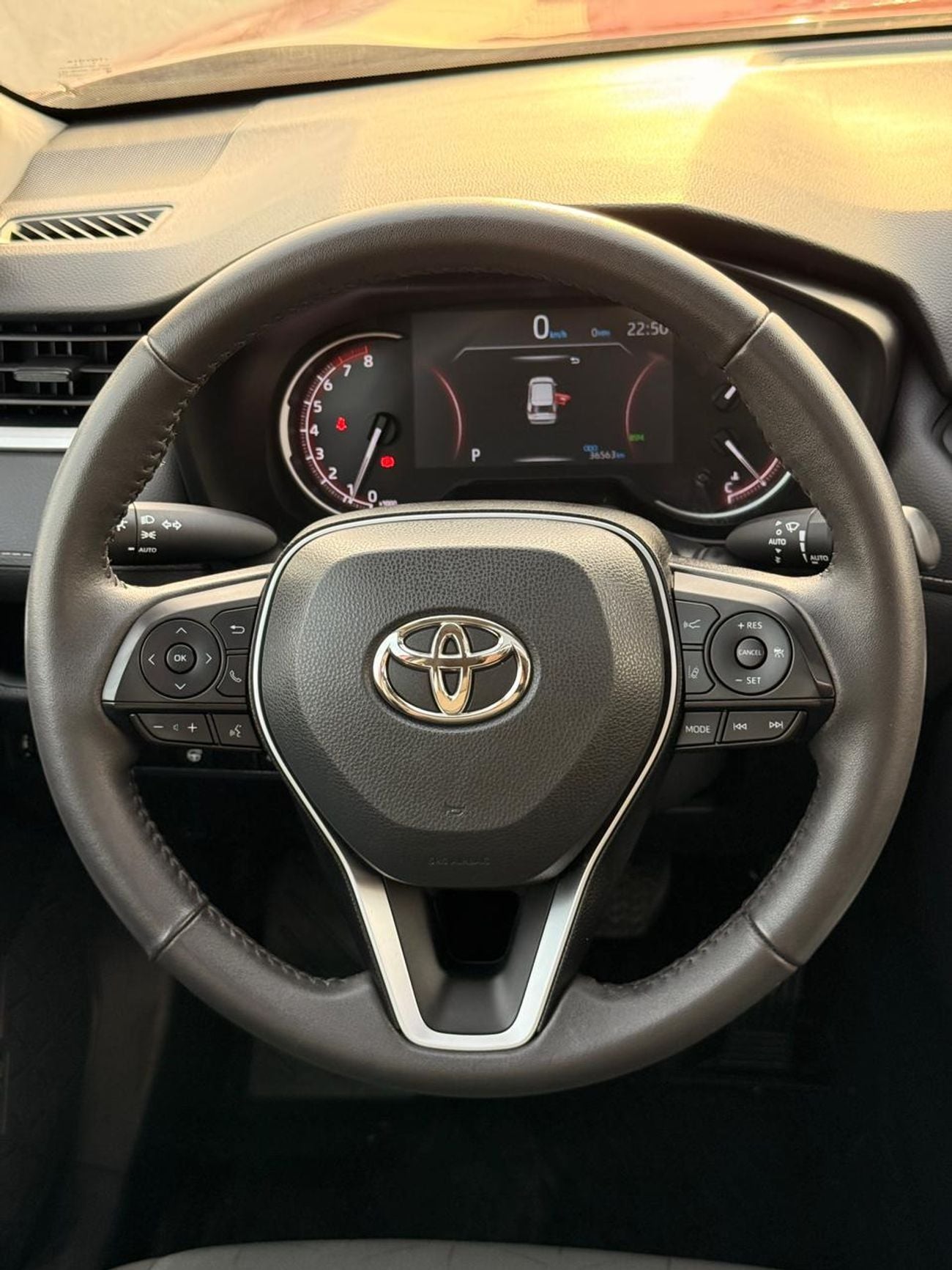 Toyota RAV4 XLE 2.5L AWD Full option 2023