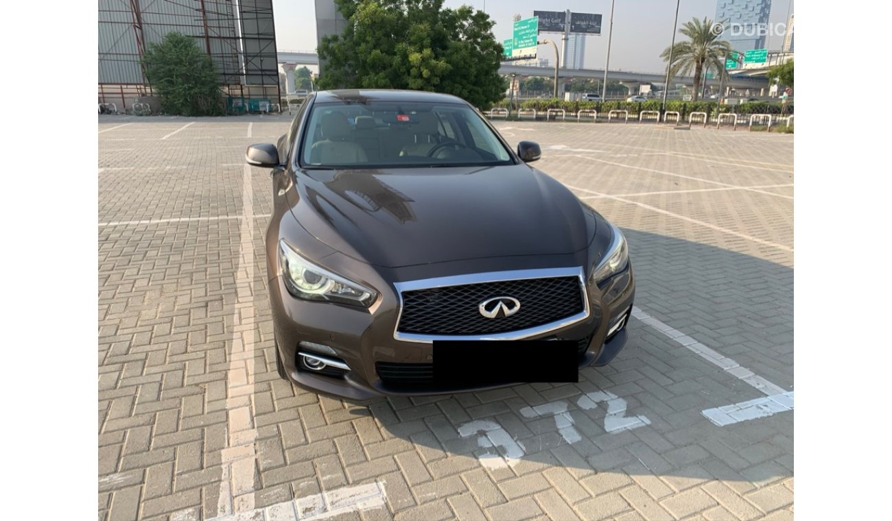 Infiniti Q50 Premium