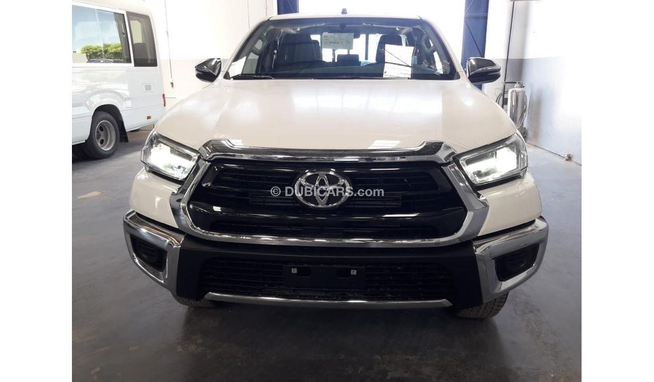 Toyota Hilux 2.4 L , Diesel , Manual , Rear AC