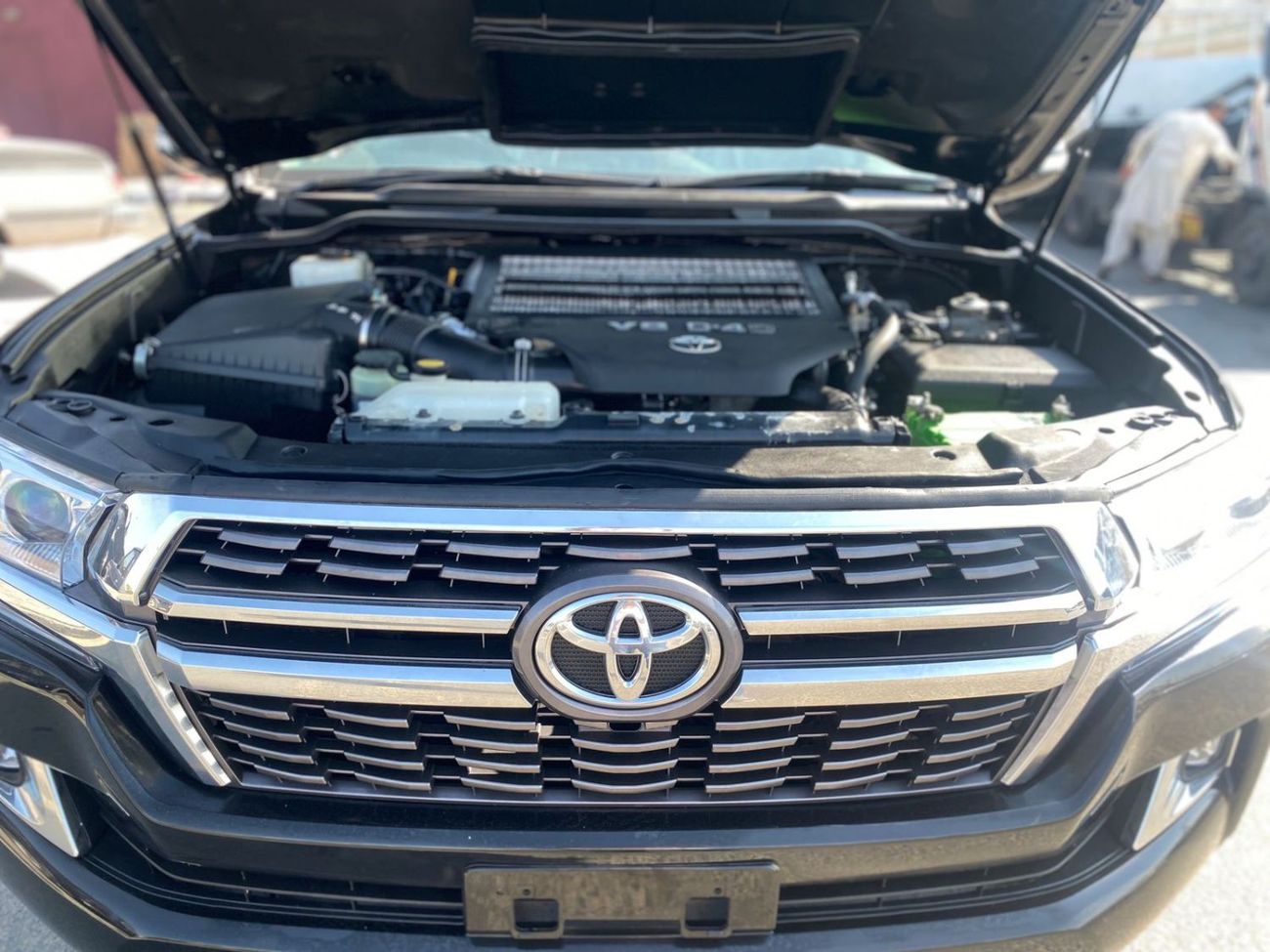 Toyota Land Cruiser VX RHD 1VD-FTV 4.5L V8 Twin Turbo Diesel Engine Automatic Gear 4WD 8 Seats 5 Doors