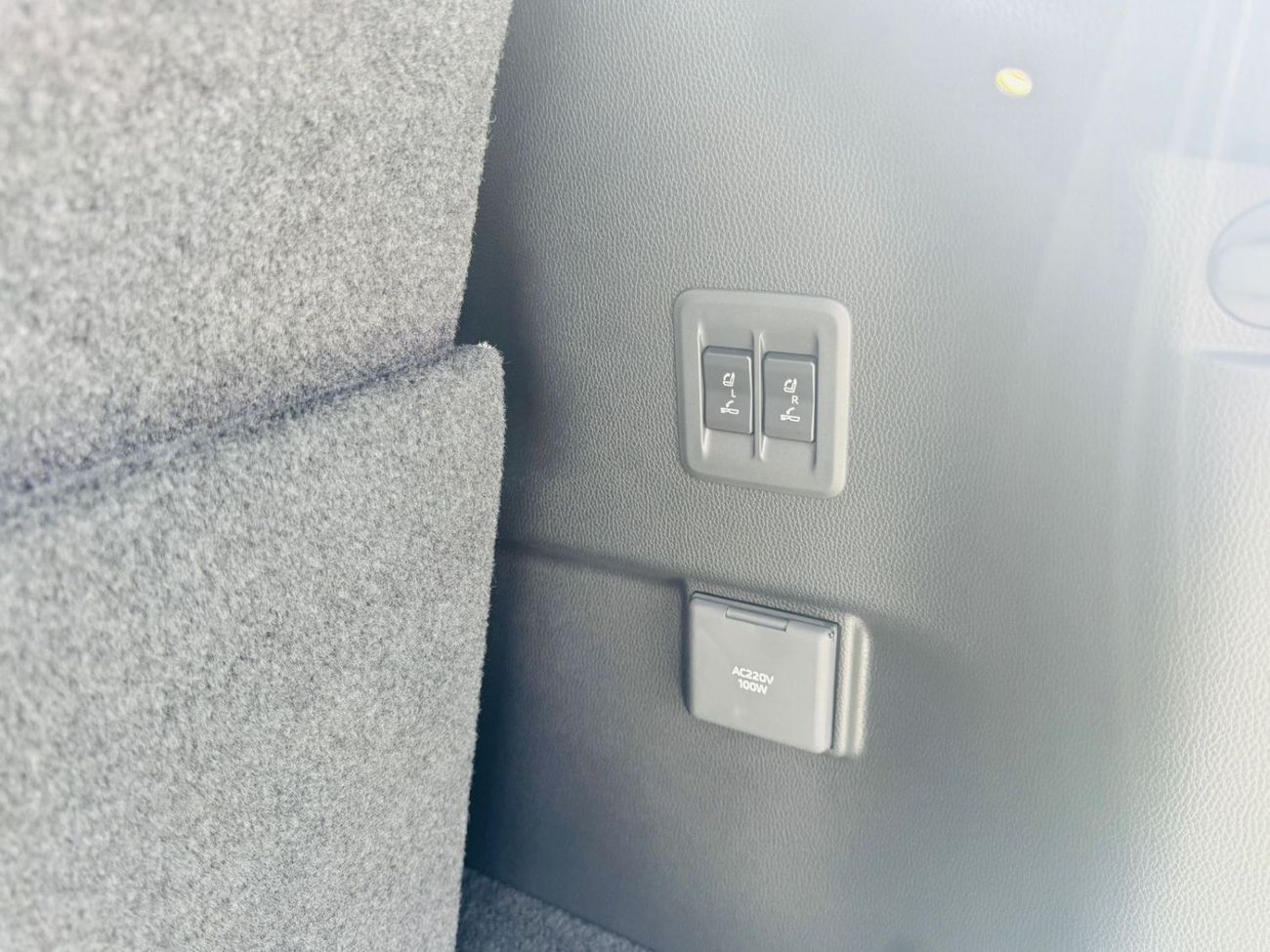 تويوتا برادو TOYOTA LAND CRUISER PRADO ADVENTURE 2.4L PETROL