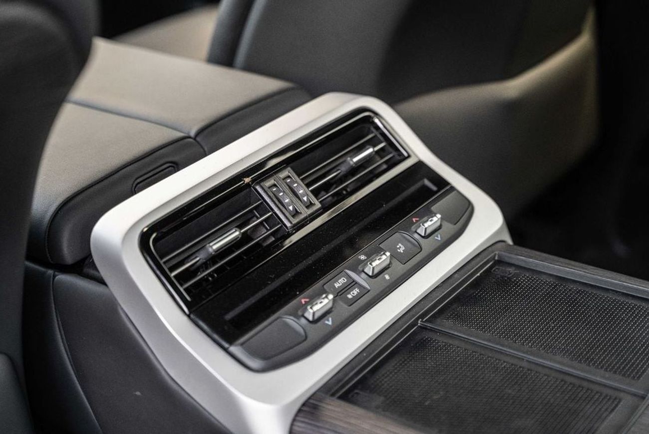 Toyota Land Cruiser VX 3.5L