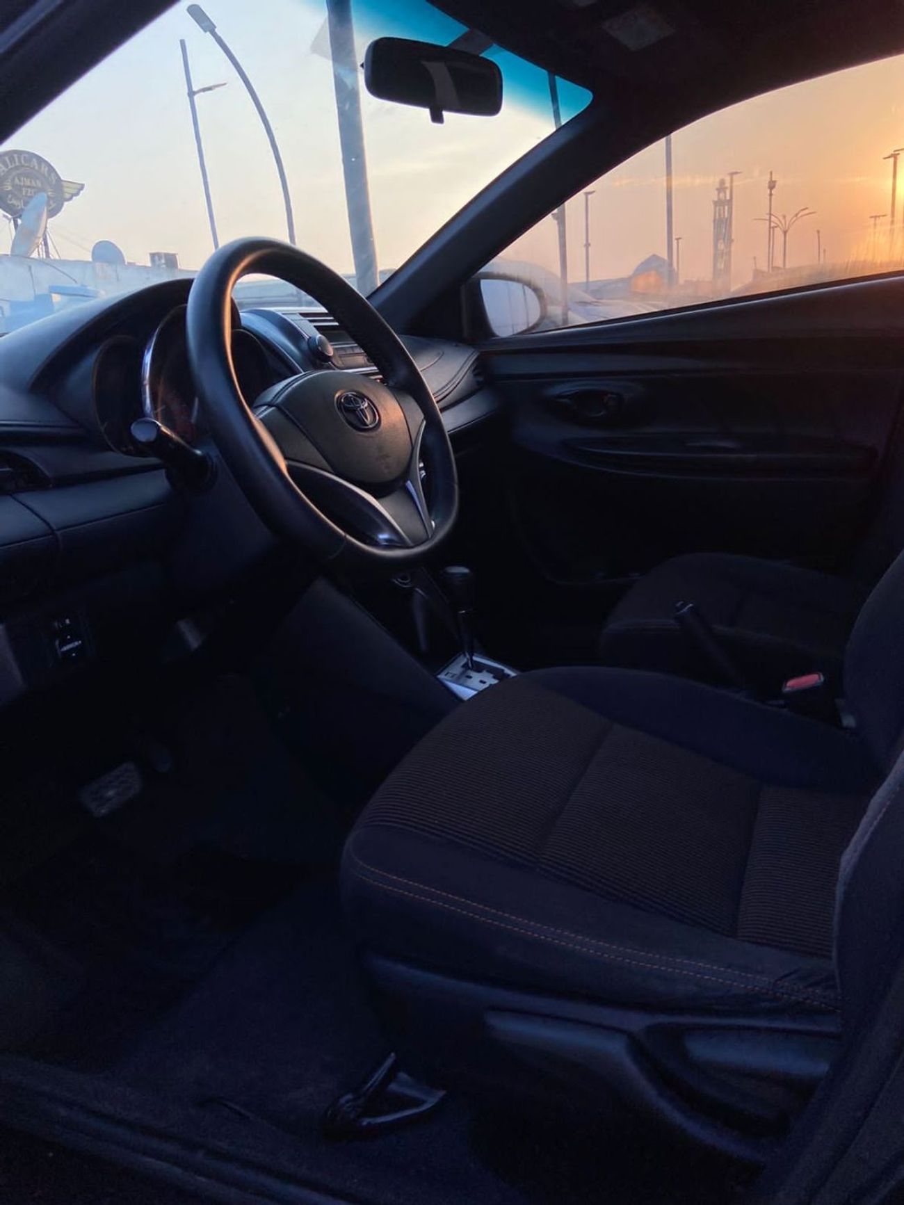 Toyota Yaris TOYOTA YARIS SE MODEL : 2016 MILEAGE : 129,000 K/M PRICE : 27,000 DIRHAMS GULF SPECIFICATIONS Withou