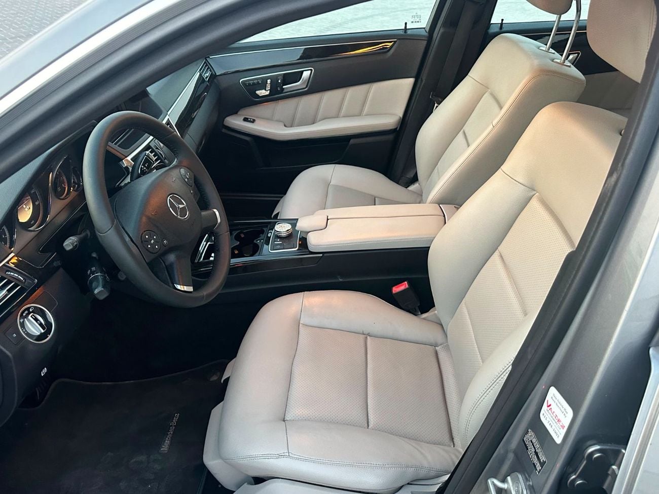 مرسيدس بنز E 350 4MATIC (NON GCC)