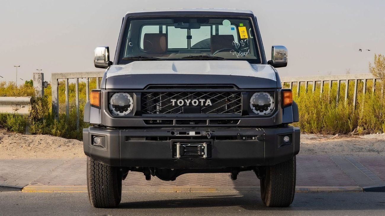 تويوتا لاند كروزر بيك آب 2025 Toyota Land Cruiser LC79 4.0L AT Petrol (Gray)
