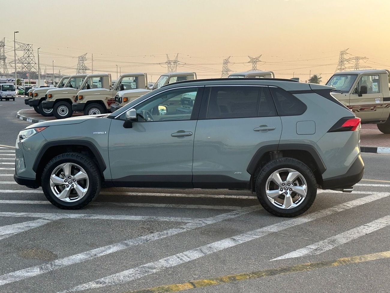 Toyota RAV4 VXR HEV 2021 RAV4 Hybrid 4x4 premium