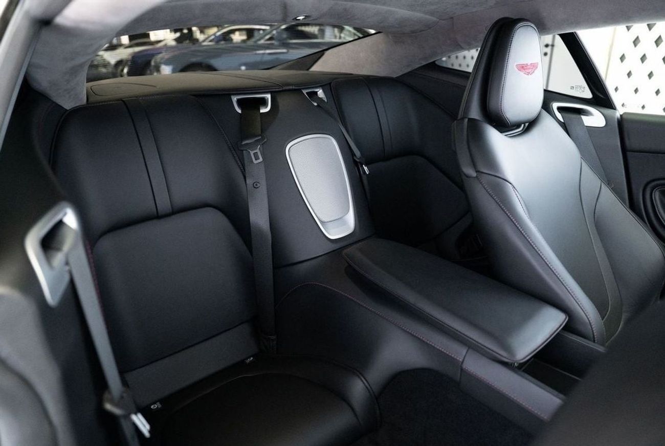 أستون مارتن DB11 Std 4.0L