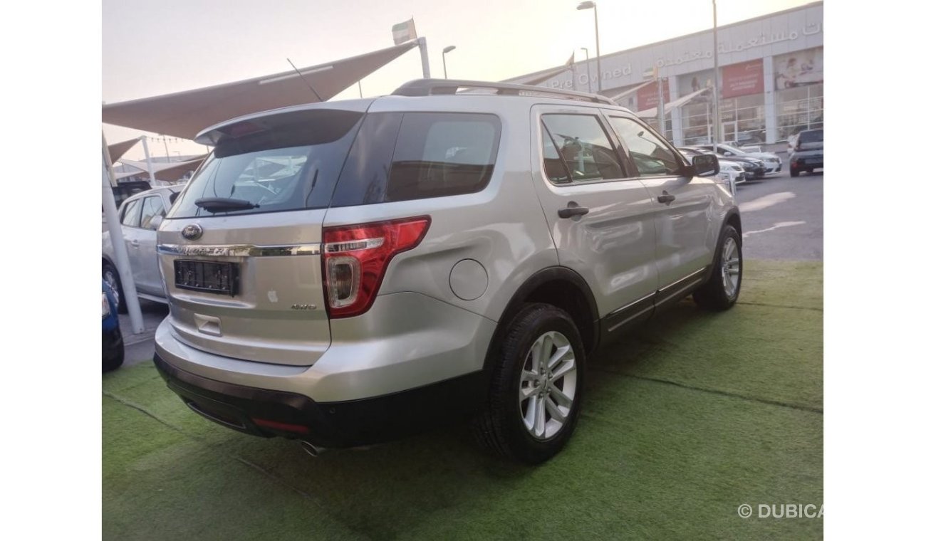 Ford Explorer Gulf model 2014, cruise control, sensor wheels, in excellent condition, you do not need any expenses