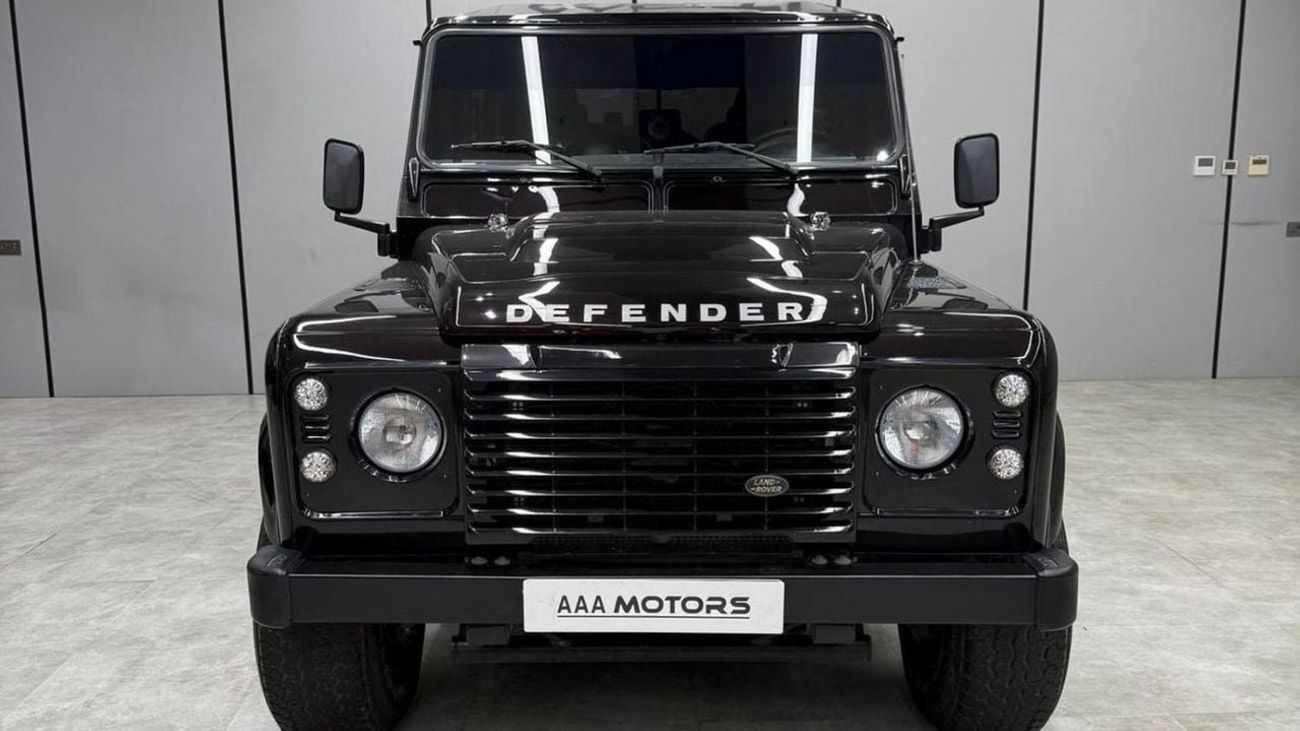 Land Rover Defender 110 Land Rover Defender 2015 GCC specs