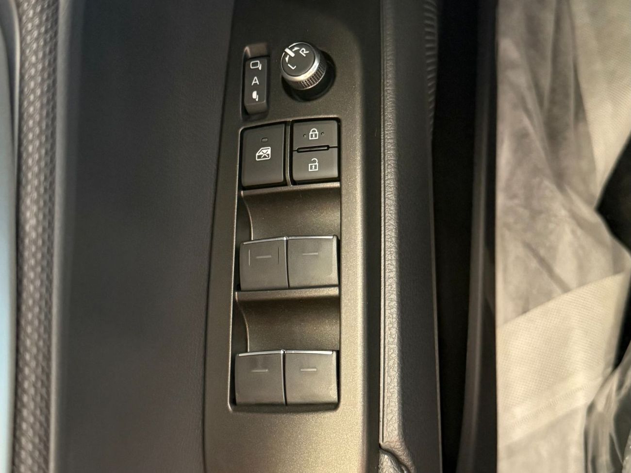 Toyota Camry LE 2.5 MADE IN JAPAN *EXPORT ONLY**التصدير فقط خارج الخليج***