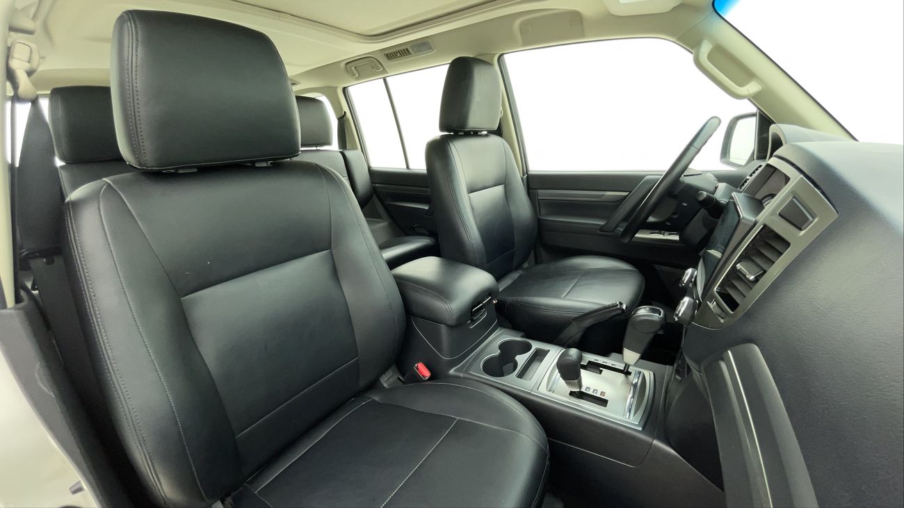 ميتسوبيشي باجيرو GLS TOP 3 | بدون دفعة مقدمة | اختبار القيادة في المنزل