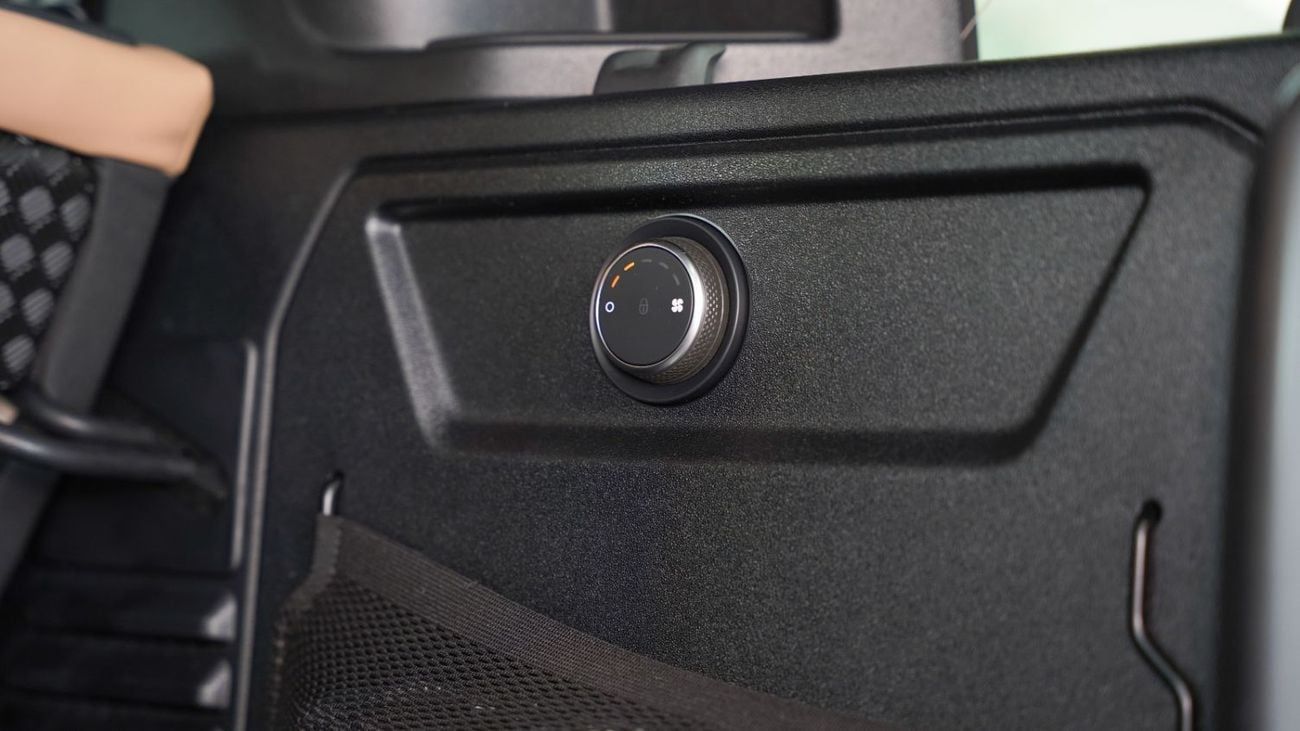 Land Rover Defender Land Rover Defender X-Dynamic HSE P400 - 2026 - GCC (Export)