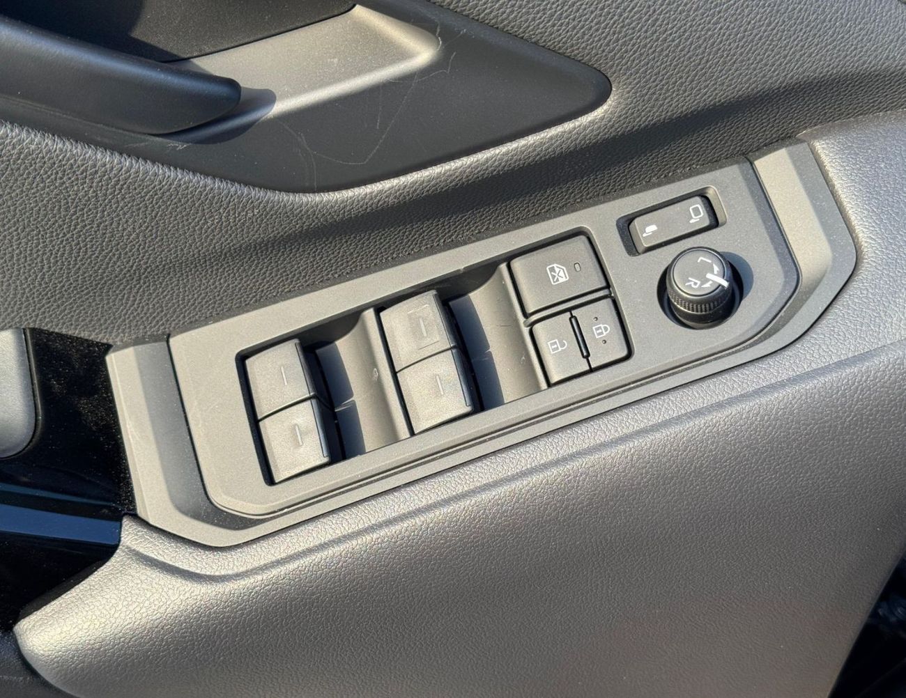 تويوتا لاند كروزر GXR 3.5L V6 Petrol | Twin Turbo | Sunroof | Driver Power Seat | Digital Speed Meter | CODE # GXR33M