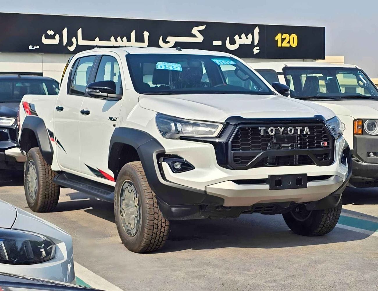 تويوتا هيلوكس GR SPORT WIDE BODY / 4.0L PETROL V6 / OVER FENDER / TRIP TRONIC / 360*CAMERA / DRIVER PWR SEATS WITH