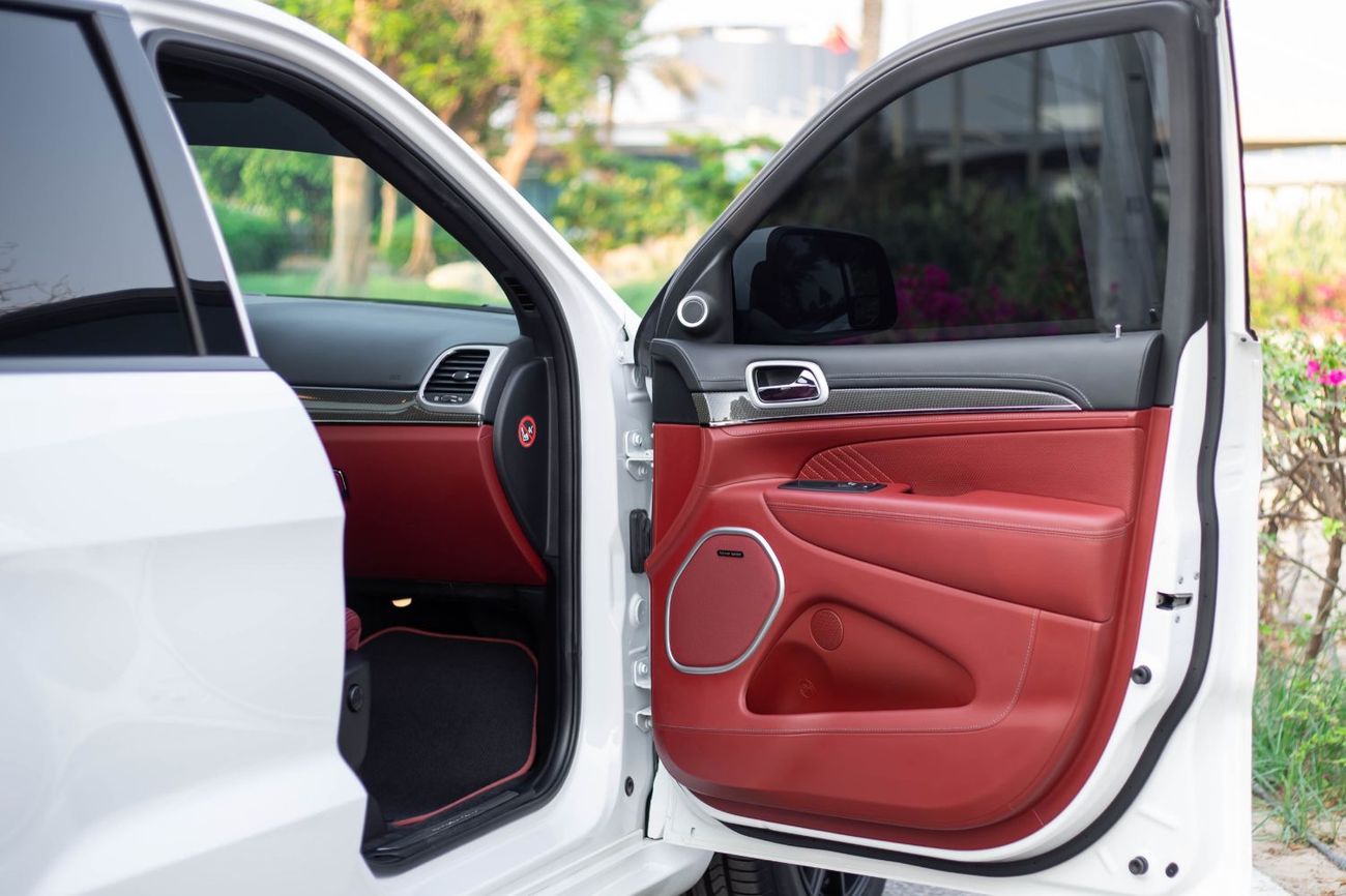 جيب جراند شيروكي Trackhawk 6.2L