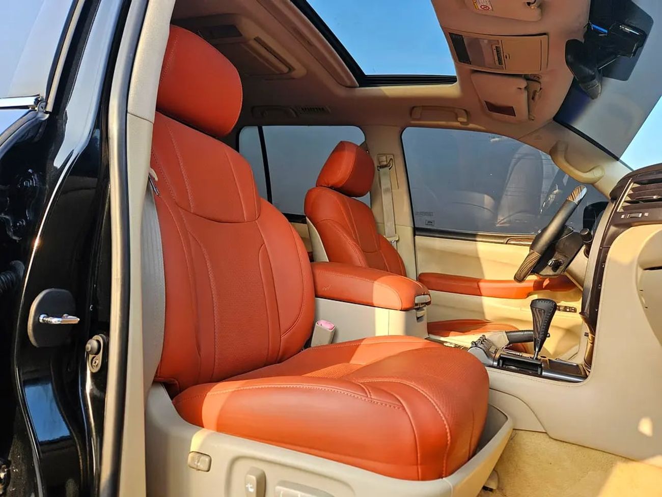 Lexus LX570 LX 570 Luxury | GCC Specs | Facelifted to Premium Condition Luxury SUV