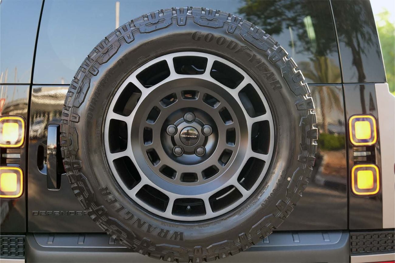 Land Rover Defender 110 Defender110 OCTA  P635 -2026
