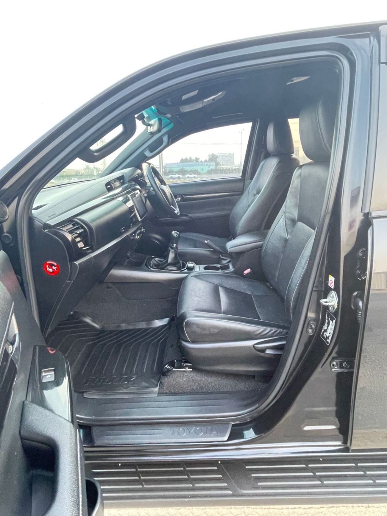 Toyota Hilux RIGHT HAND VEHICLE ONLY FOR EXPORT MT