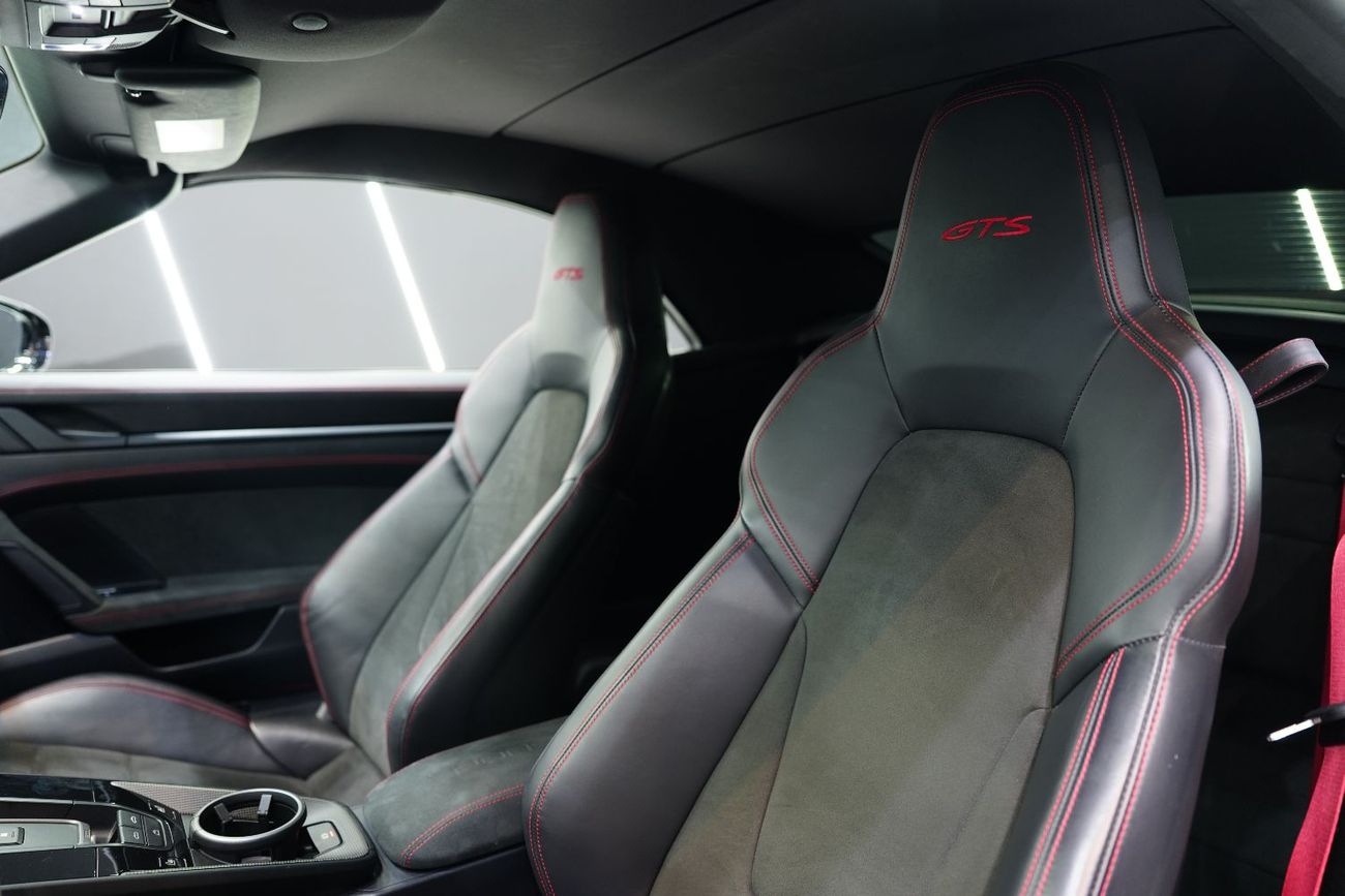 Porsche 911 Carrera GTS 3.0L (450 HP) Convertible Bose Audio, Sport Chrono Package, Al Nabooda Warranty!!